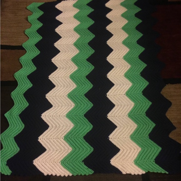 VINTAGE HANDCRAFTED Afghan (Over 80 years old) Never Used! - Picture 4 of 4